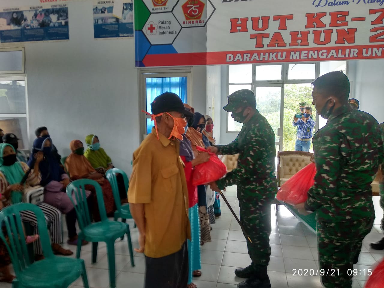 Kodim Bengkulu Utara Kumpulkan 70 Kantong Darah dan Bagikan 350 Paket Sembako