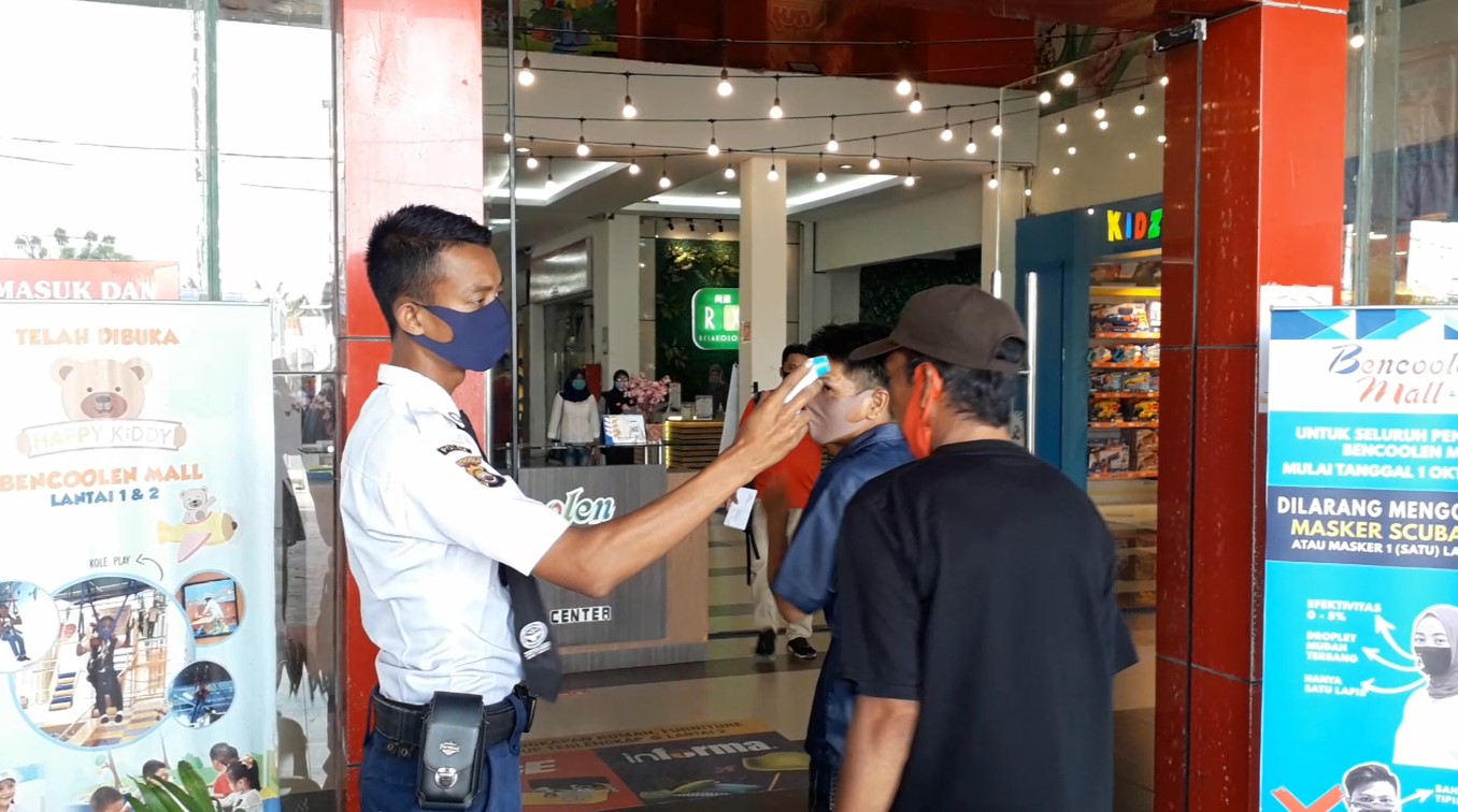 Bencoolen Mall Larang Pengunjung Pakai Masker Scuba