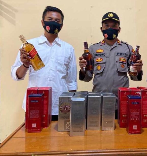 25 Botol Miras dan 105 Liter Tuak Disita Polres BS