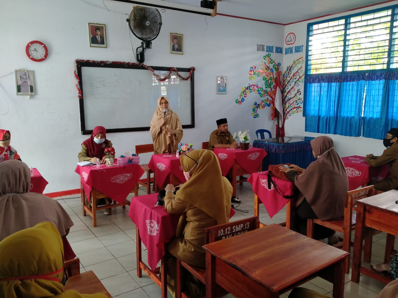 Kadis Disdik Kota Bengkulu Temui Honorer Belum Gajian