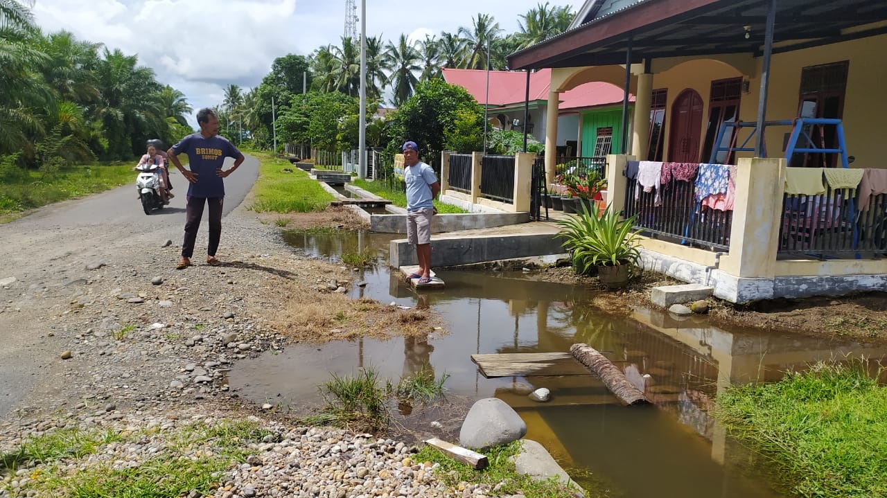 Warga Desa Ujung Padang Tagih Janji Pemkab Mukomuko