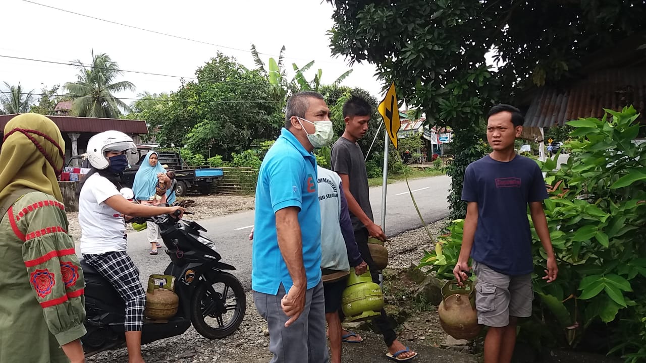 Warga Miskin di BS Diberi Kartu Gas 3 Kg