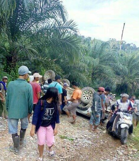 Jalan di Desa Ganjuh Pino Makin Rusak Parah