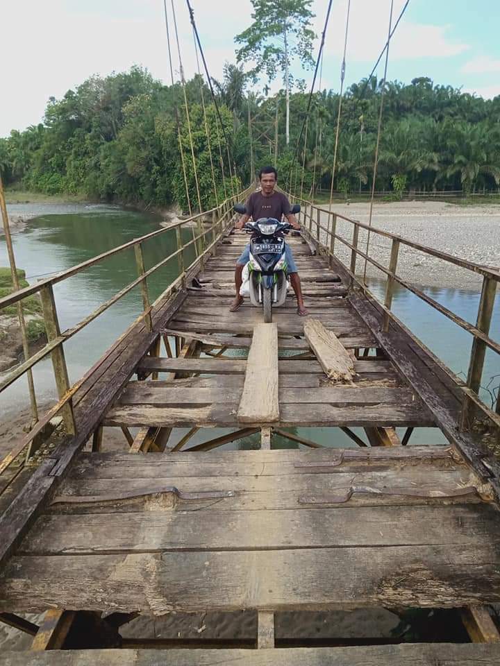 Jembatan Gantung di BS Diharapkan Segera Diperbaiki