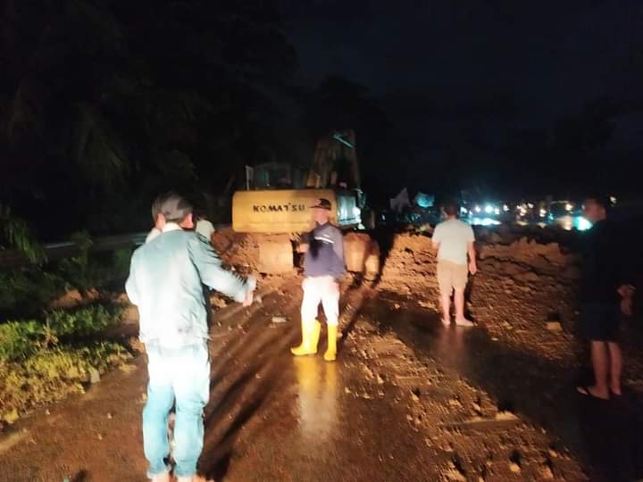 Longsor di Tebing Manau BS, Arus Lalu Lintas Macet