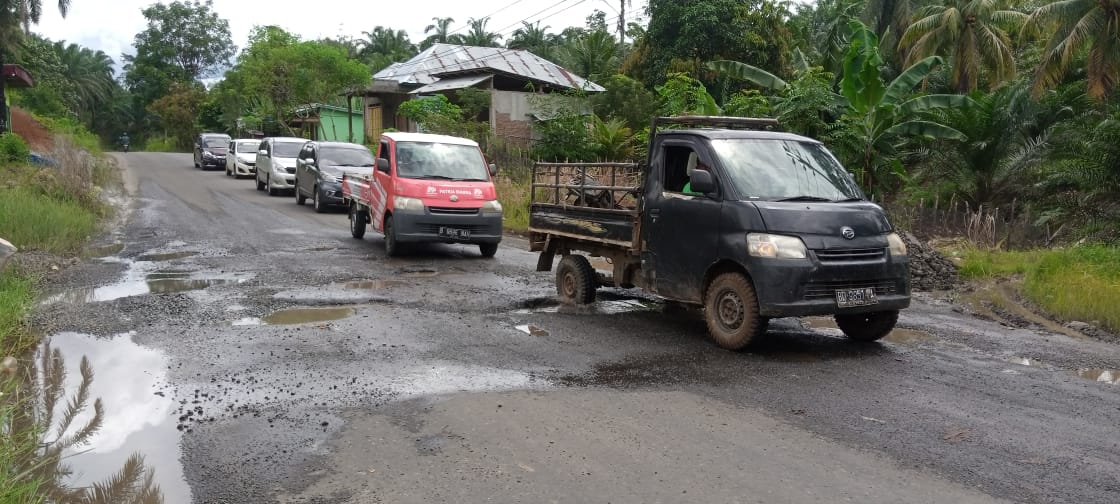 Bupati Seluma Minta Perbaikan Jalinbar Dikebut