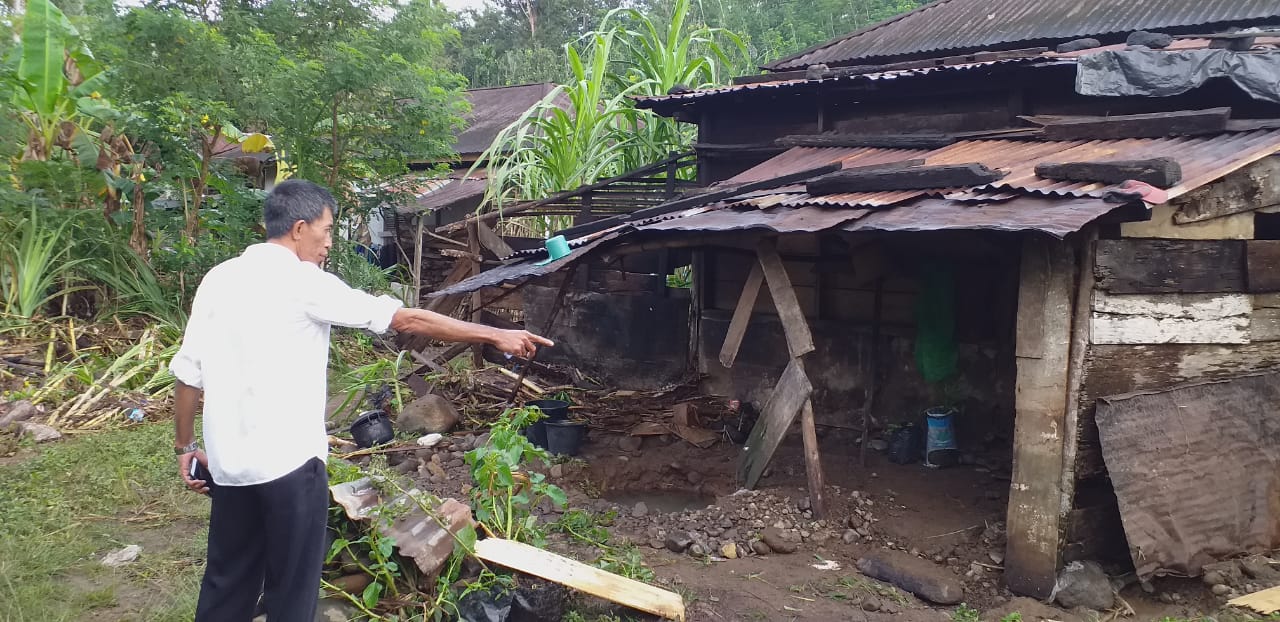 Diterjang Banjir, Rumah Warga Taba Penanjung Rusak