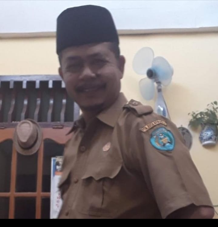 Kepsek SMPN 13 Bengkulu Bangga Pantunnya Lolos Kompetisi