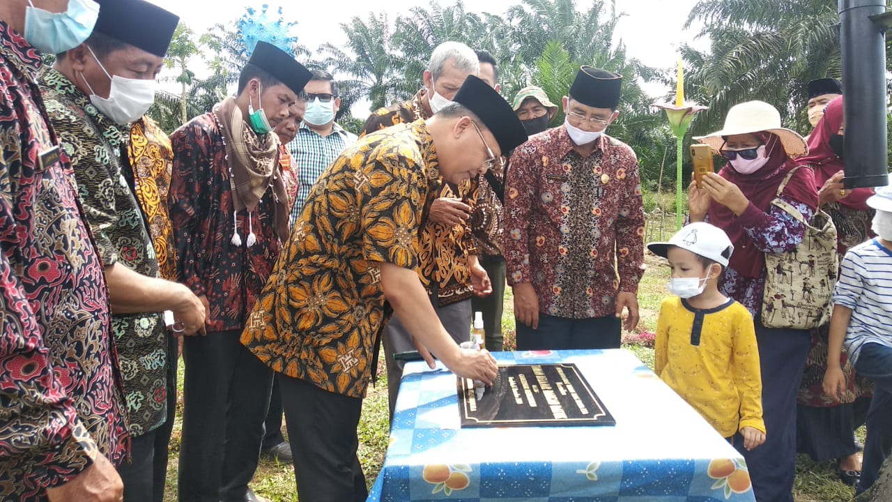 SMK Agribisnis Dangau Datuk Resmikan Taman Belajar Siswa