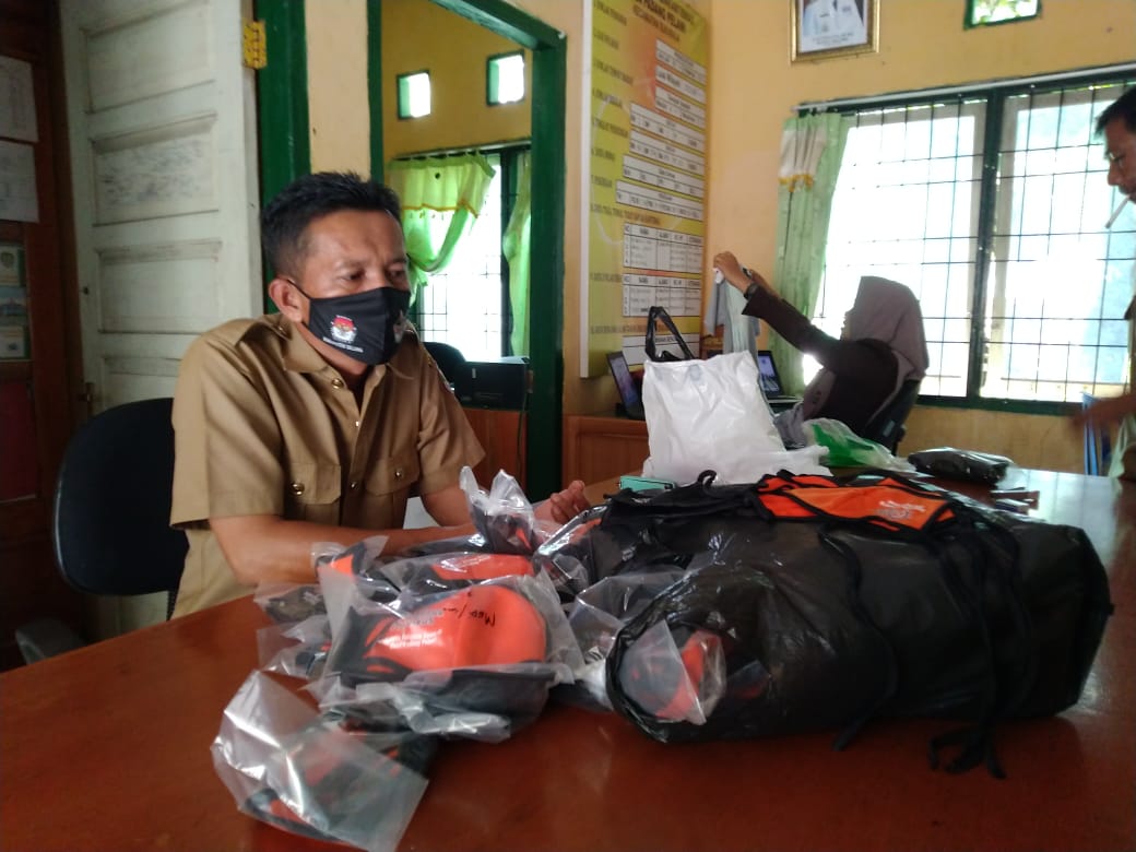 Desa Padang Pelawi Seluma Bagikan 8000 Masker