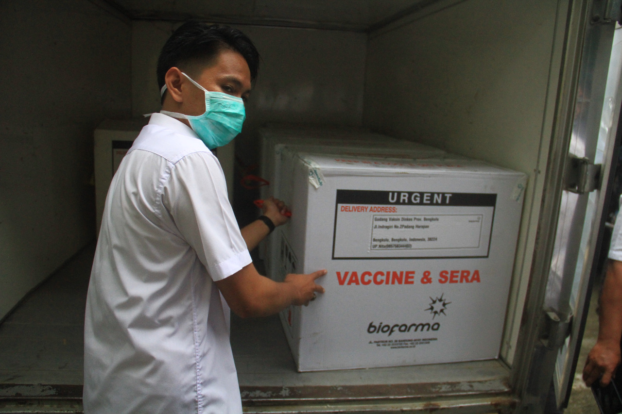 Tiga Daerah di Bengkulu Terima Vaksin Covid-19