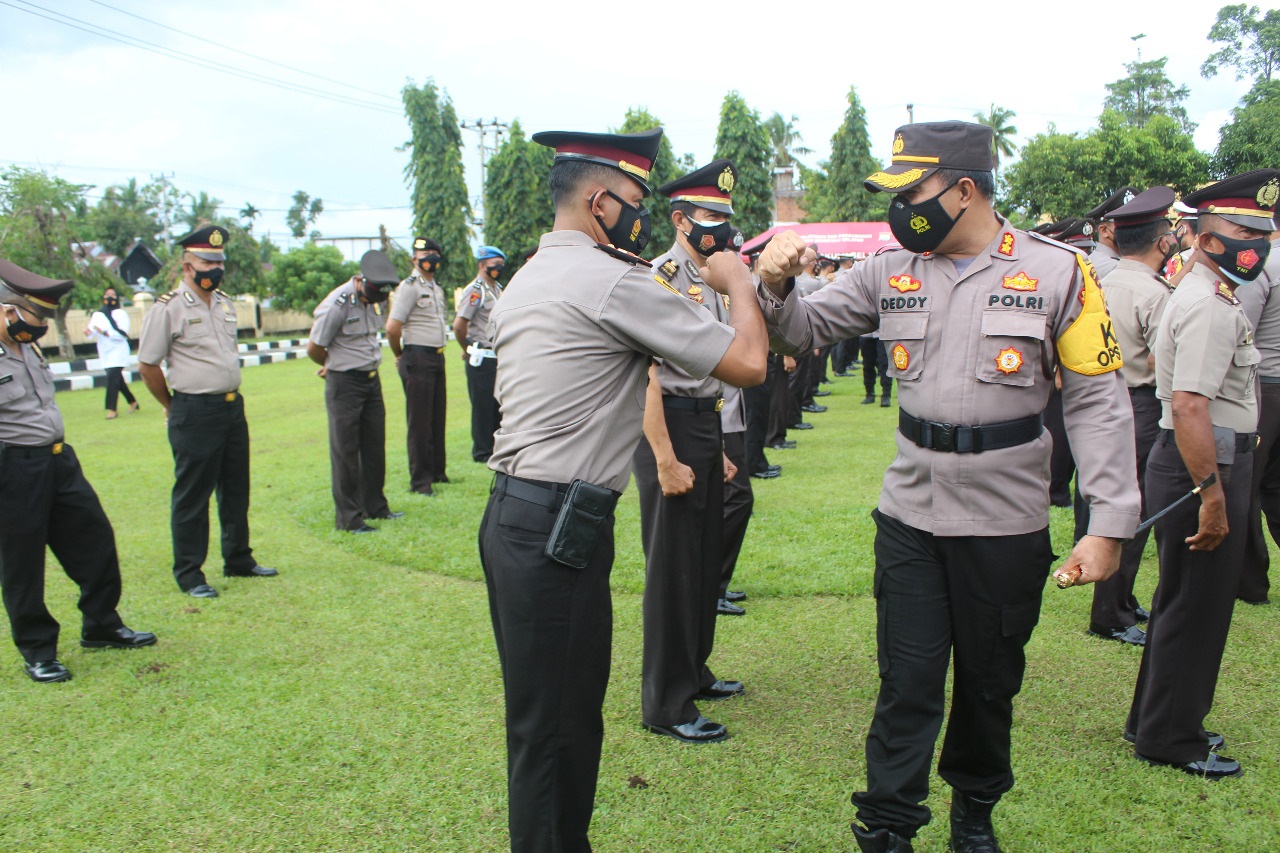 46 Polisi Polres BS Naik Pangkat