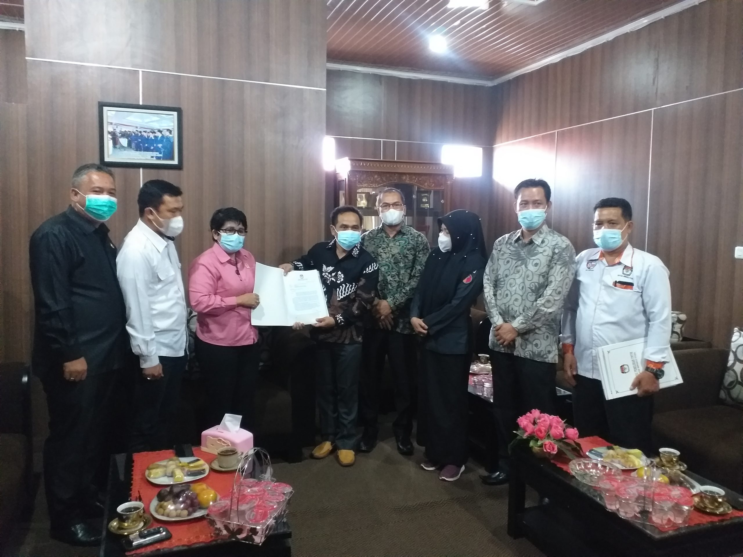 KPU Bengkulu Utara Serahkan Dokumen Bupati dan Wakil Bupati Terpilih ke DPRD