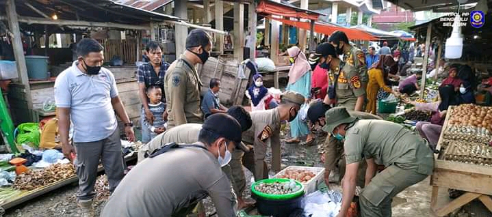 Kuasai Lahan Parkir, Pedagang Ditertibkan