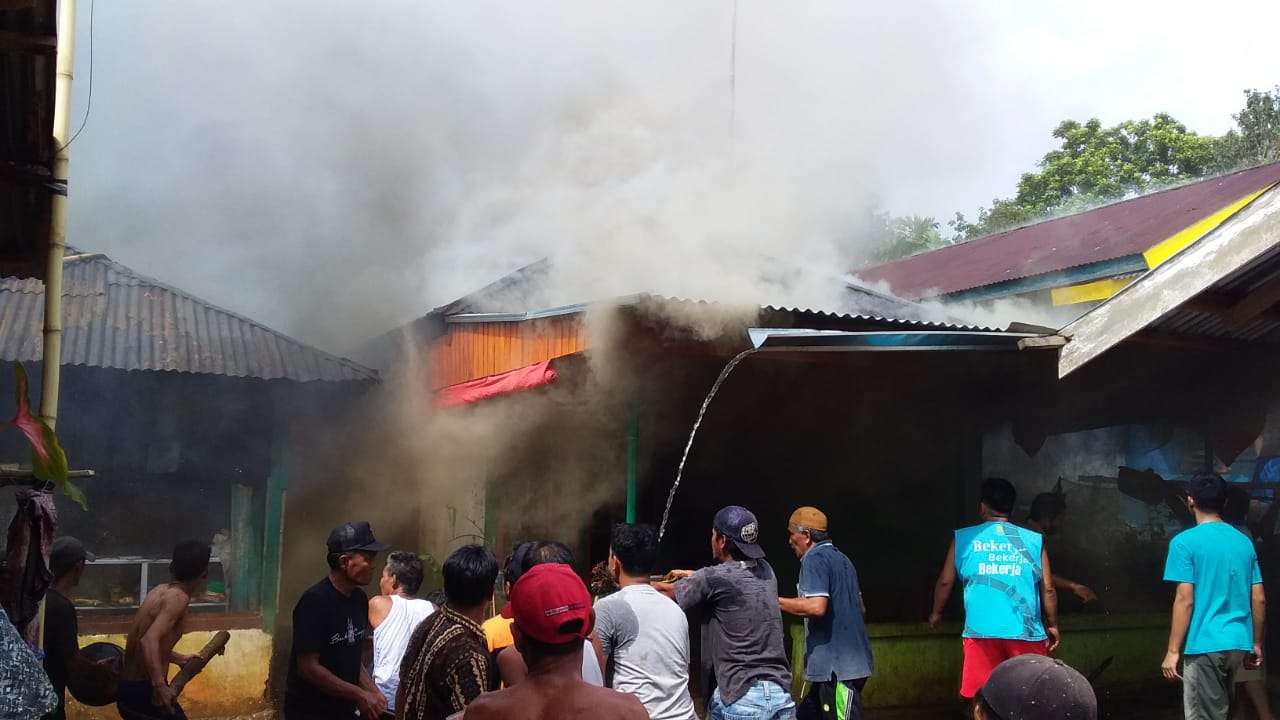 Lupa Matikan Api, 2 Rumah di BU Ludes Terbakar