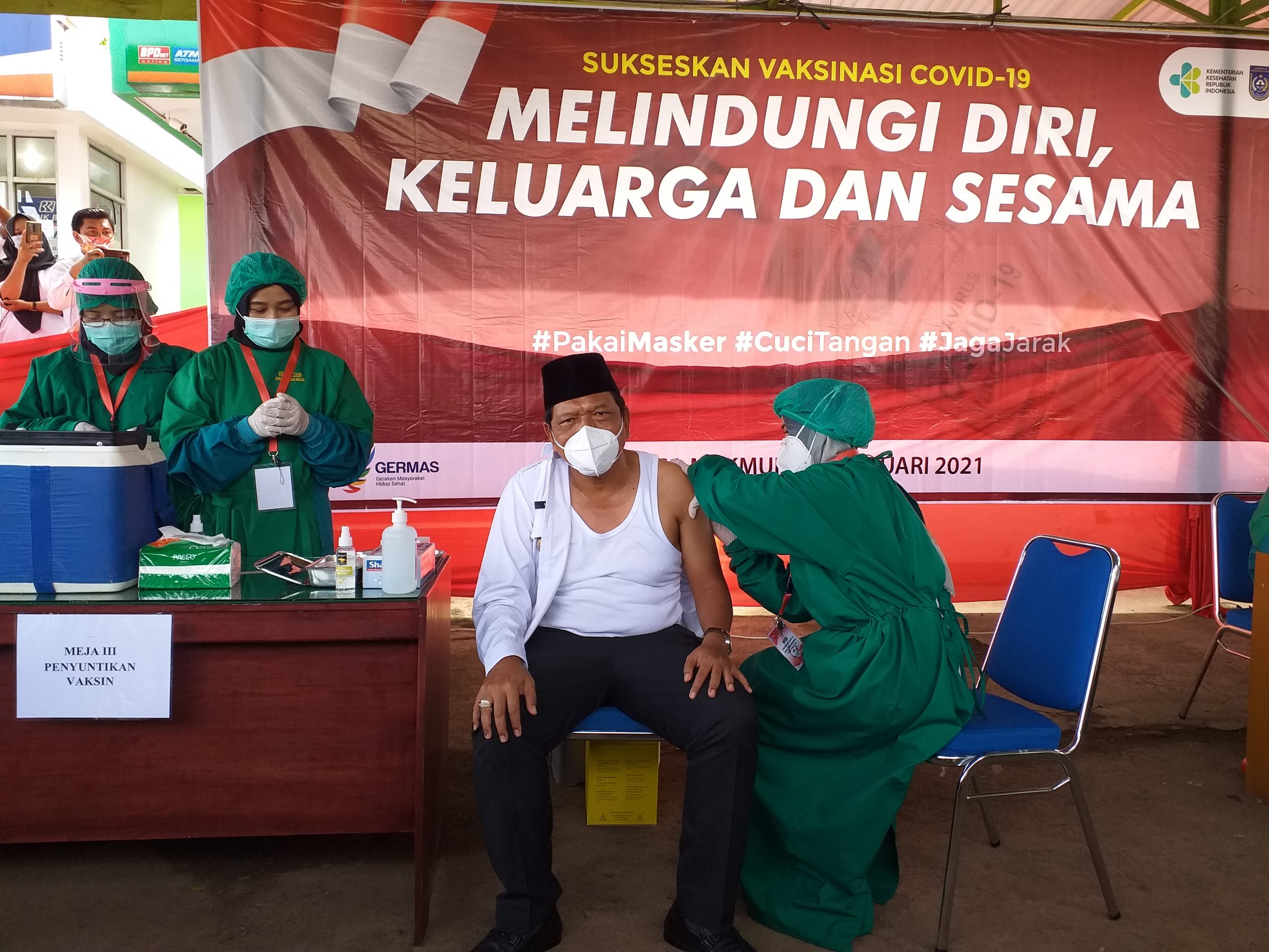 Bupati Bengkulu Utara Jadi Orang Pertama Divaksin Covid-19