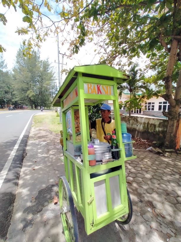 Pak Man (54), Penjual Cuangki Keliling; Demi Biaya Pendidikan Anak, Nekat Merantau ke Bengkulu Seorang Diri