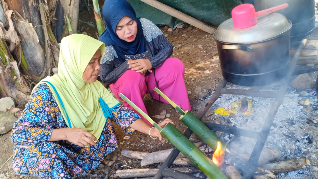 Melihat Kuliner Tradisional Suku Pekal, Dimasak Dalam Bambu dan Ditusuk-tusuk