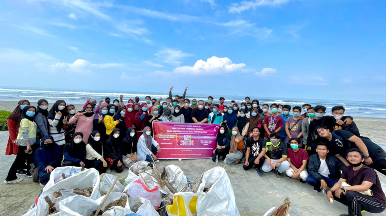 BEM FH UNIB dan Ormawa Bersih Pantai