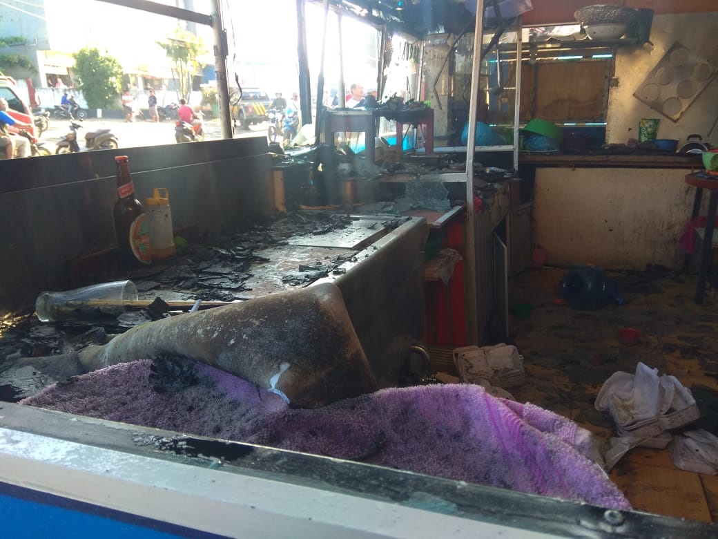 Korsleting Listrik, Warung Bakso di Bengkulu Utara Ludes Terbakar