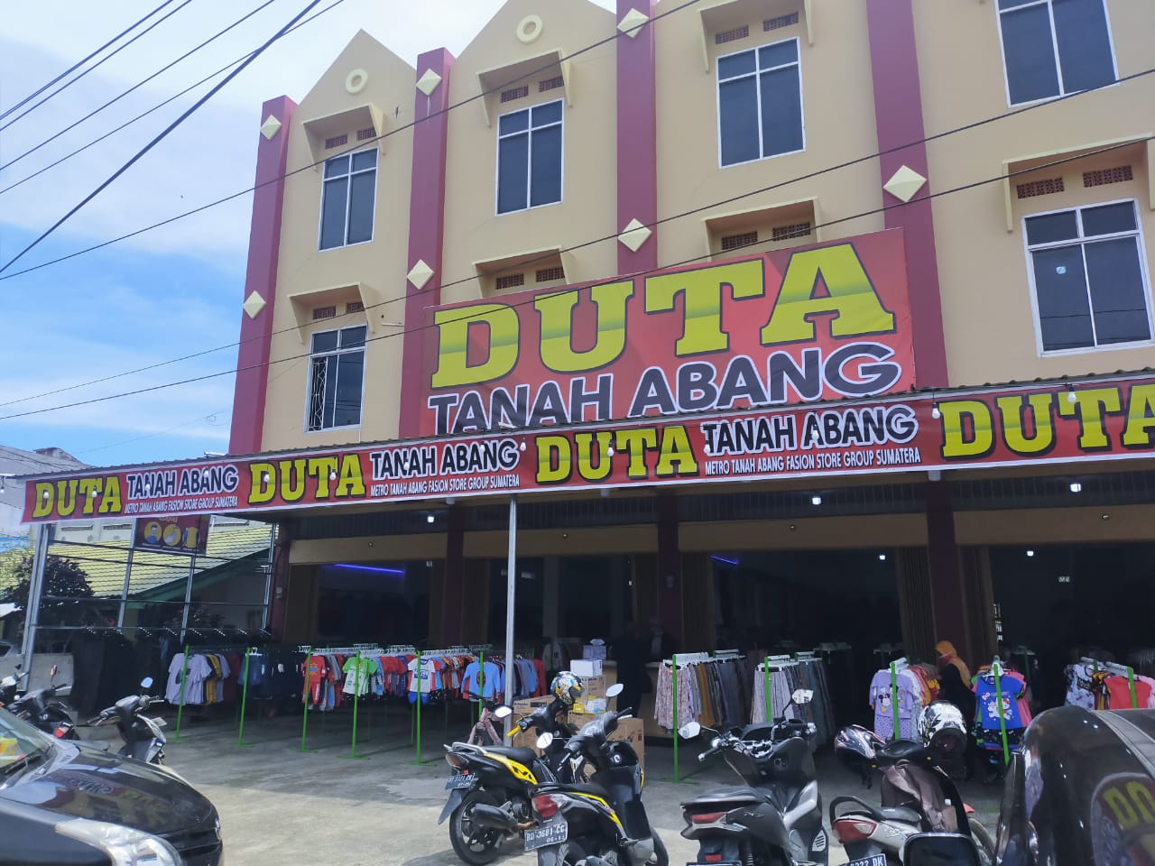 Launching Toko Duta Tanah Abang, Belanja Nyaman Berhadiah Langsung