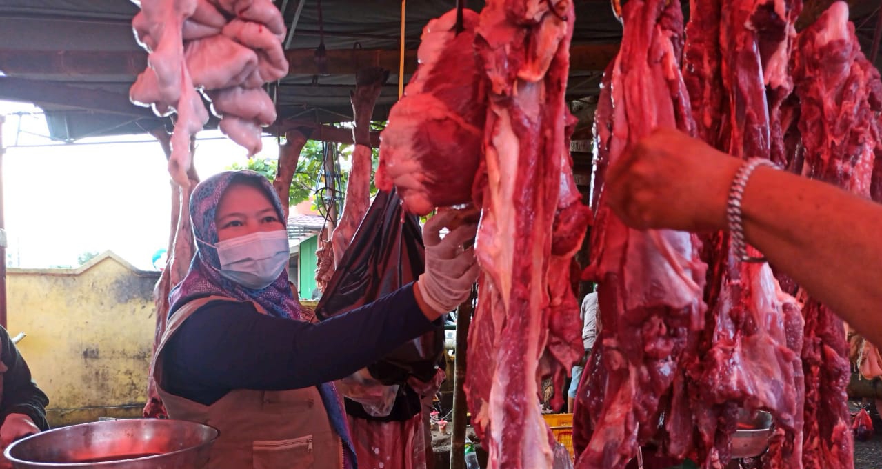 Dispertan BS Pastikan Daging Layak Konsumsi