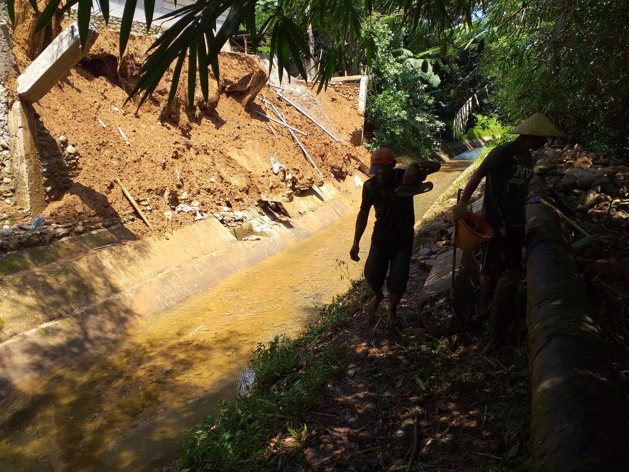 Pondasi Ambruk, Timbun Irigasi Sawah Kemumu Bengkulu Utara