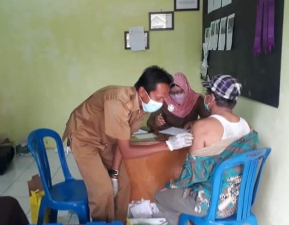 Vaksinasi Lansia di Mukomuko Bertahap