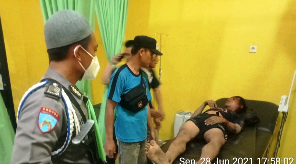 Tertimpa Jonder, Warga Lampung Terkapar