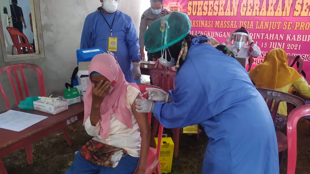 Vaksinasi untuk 2.800 Lansia di Seluma