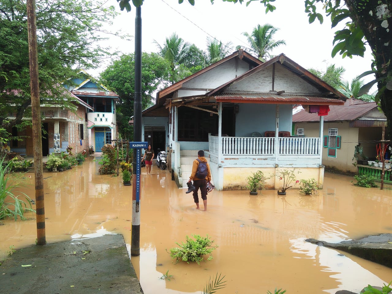 Air Sungai Meluap, 10 Rumah di Benteng Kebanjiran
