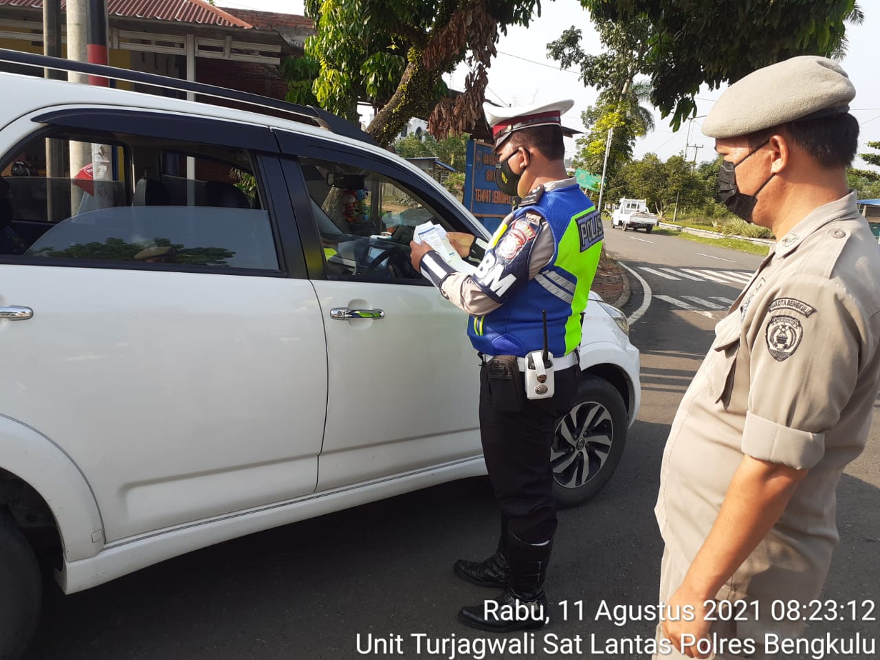 Sat Lantas Lanjutkan Penyekatan