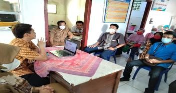 BPJS Kesehatan Jelaskan Tata Cara Penggunaan JKN-KIS ke Warga Desa Dusun Tengah