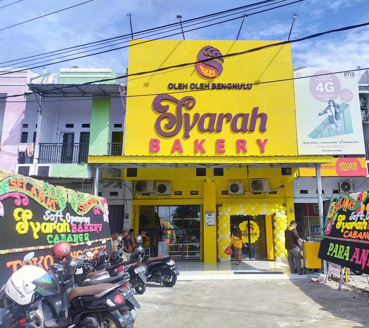 Syarah Bakery Opening Gerai Cabang Ke 2 di Simpang Kampung Bali, Bagikan 200 Paket Sembako