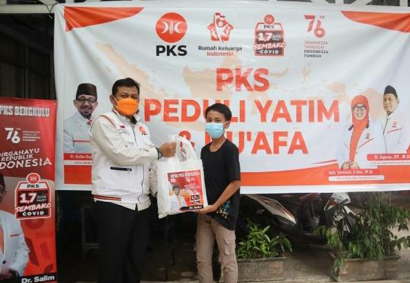 PKS Bengkulu Salurkan Program 1,7 juta Paket Sembako Covid-19
