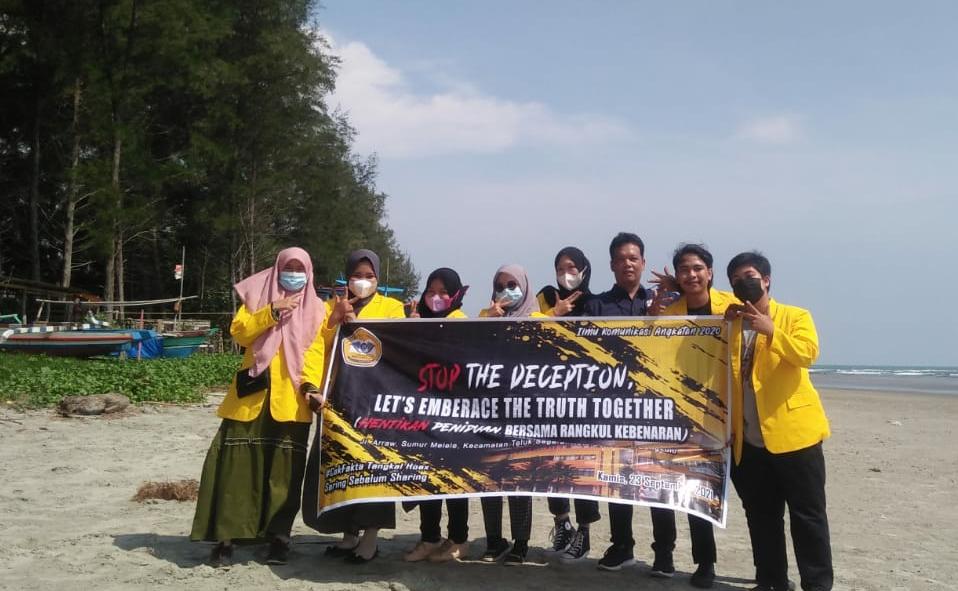 Mahasiswa UNIVED Ajak Warga Kampung Nelayan Bengkulu Tangkal Hoaks