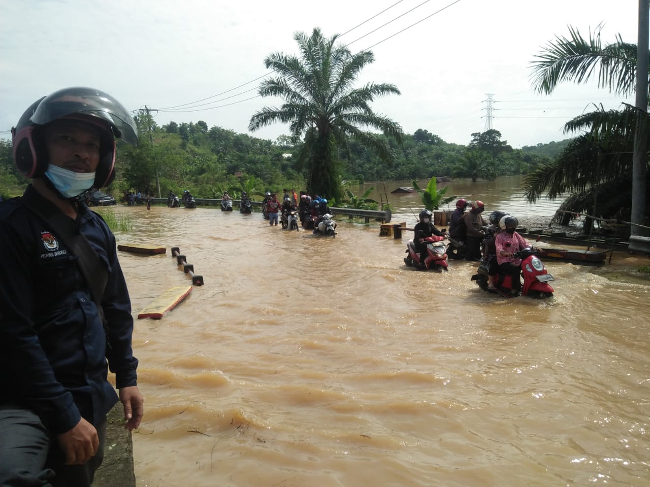 Jalan Nasional Benteng-Kepahiang Macet