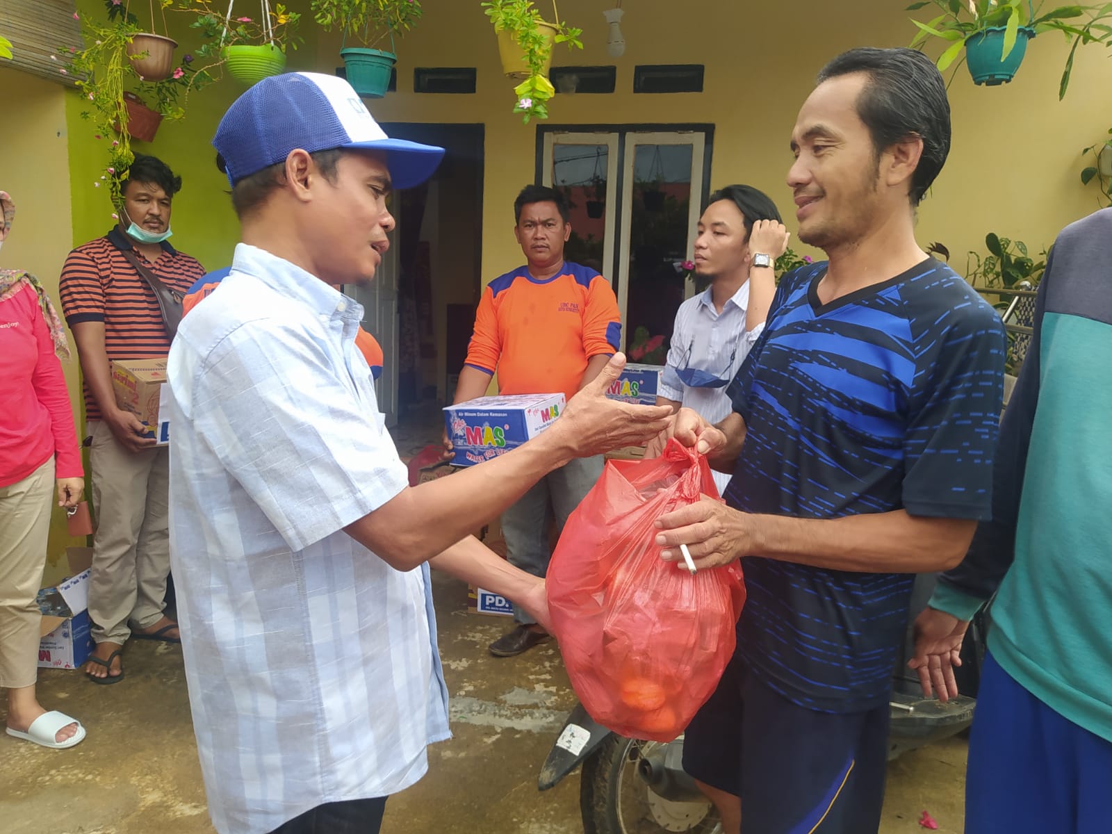 DPD PAN Salurkan 1000 Paket Makanan ke Korban Banjir
