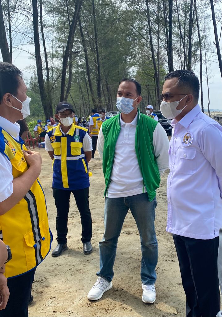 Kunker ke Bengkulu, Anggota DPR RI Arwani Thomafi Cek Pembangunan Break Water Pantai Panjang