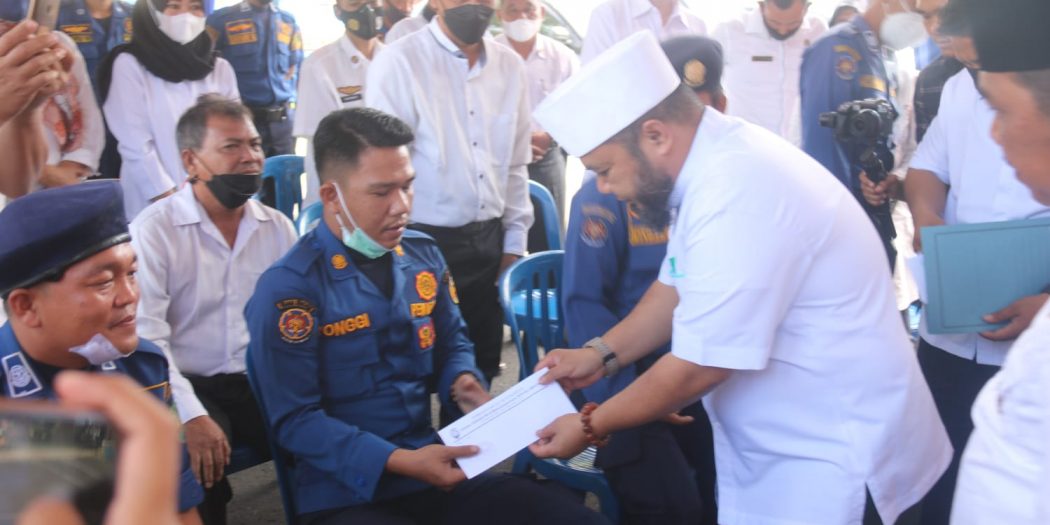 Wali Kota Santuni Personel Damkar