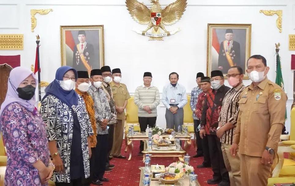 Gubernur Lindungi Semua Suku