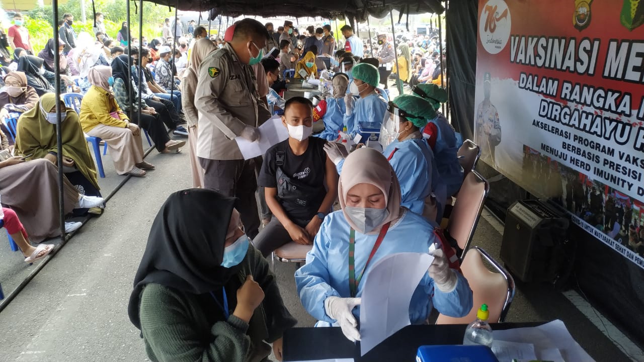 Distribusikan Rp 5,4 Miliar Bantuan UMKM