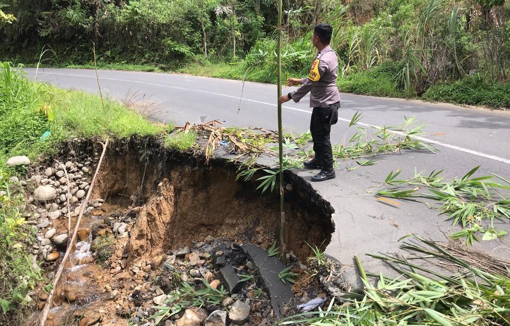 Jalan Provinsi Kembali Ambruk