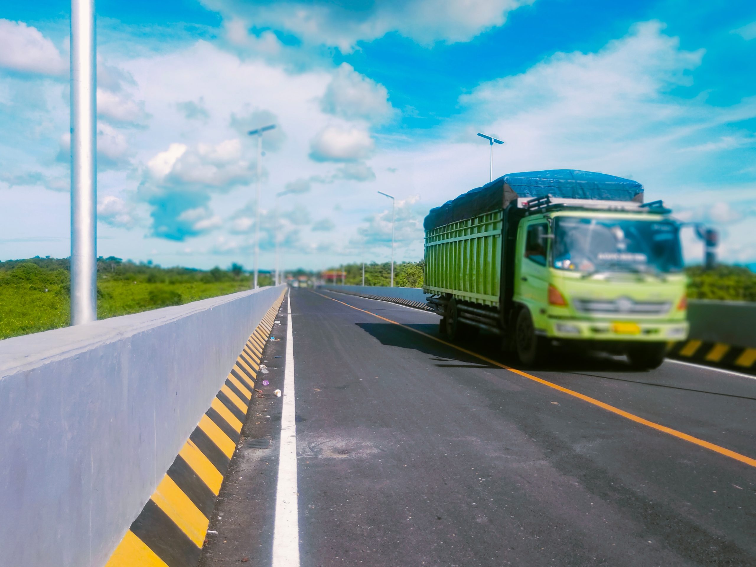 Jembatan Elevated Dilalui Kendaraan Berat