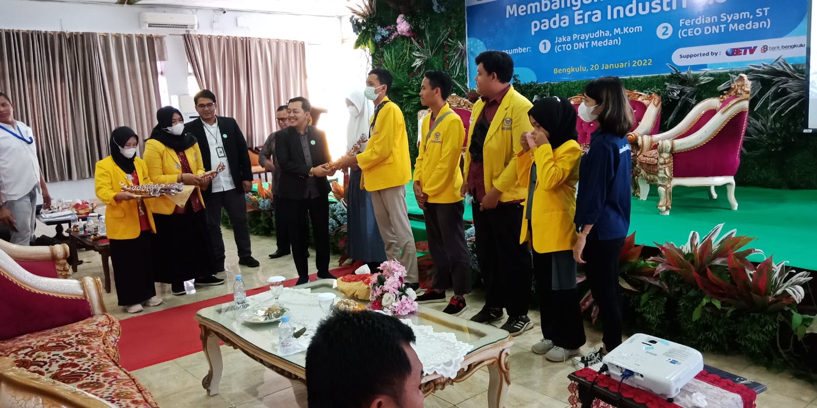 SMKN 1 BS Sabet Juara Desain Poster dan Parodi Tiktok Unived