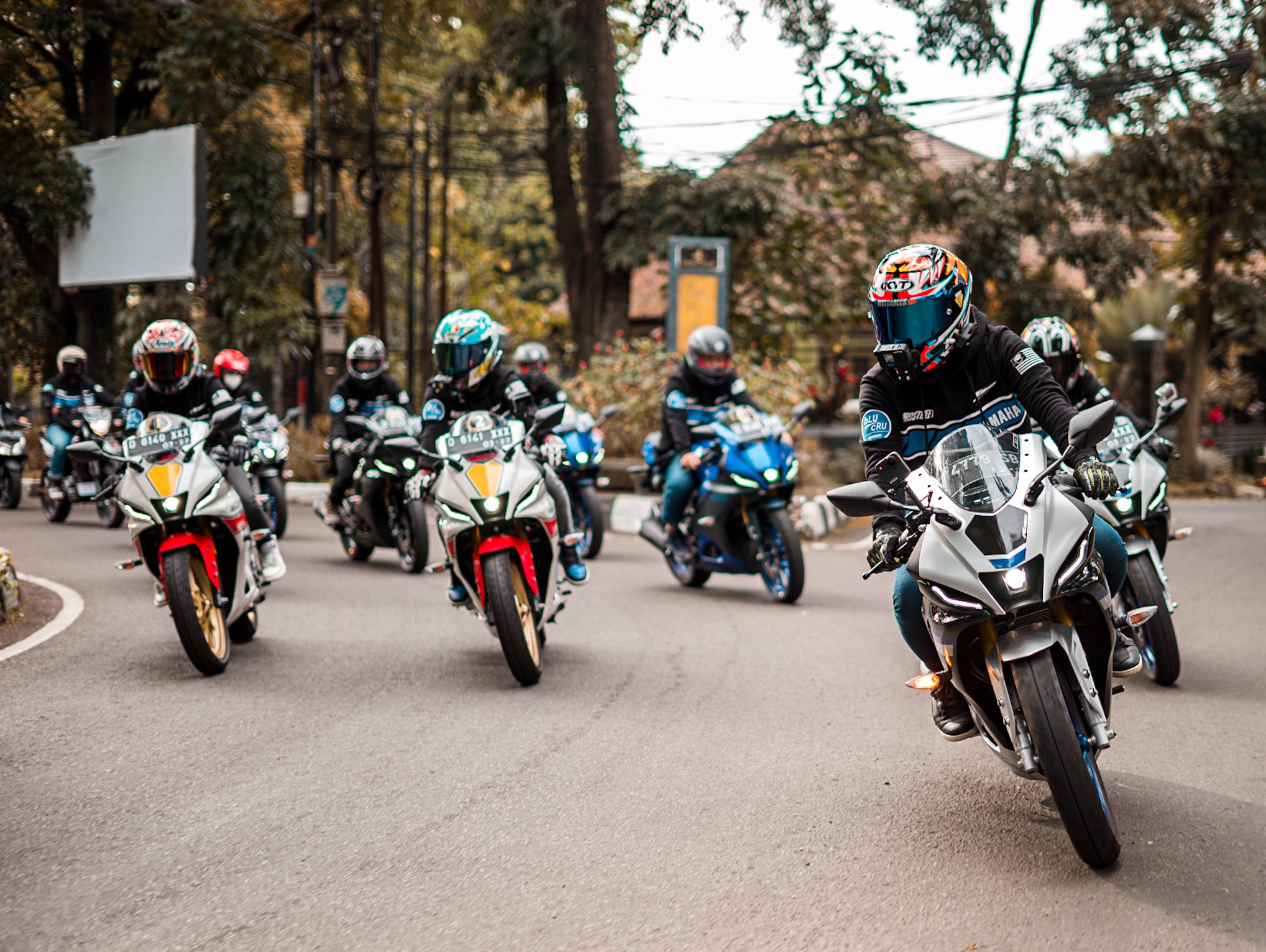 KEMERIAHAN BLU CRU FUN RIDING “ROAD TO MANDALIKA” BERLANJUT DI BANDUNG, EKSPRESIKAN PENGALAMAN BERKENDARA DENG