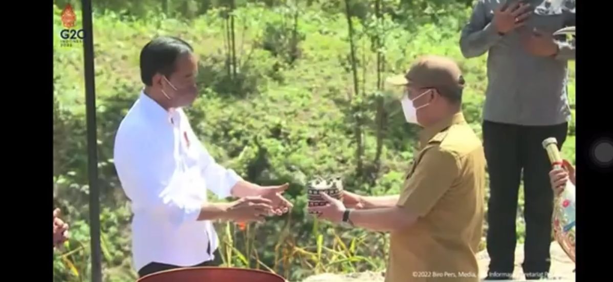Gubernur Serahkan Tanah dan Air dari Bengkulu ke Presiden