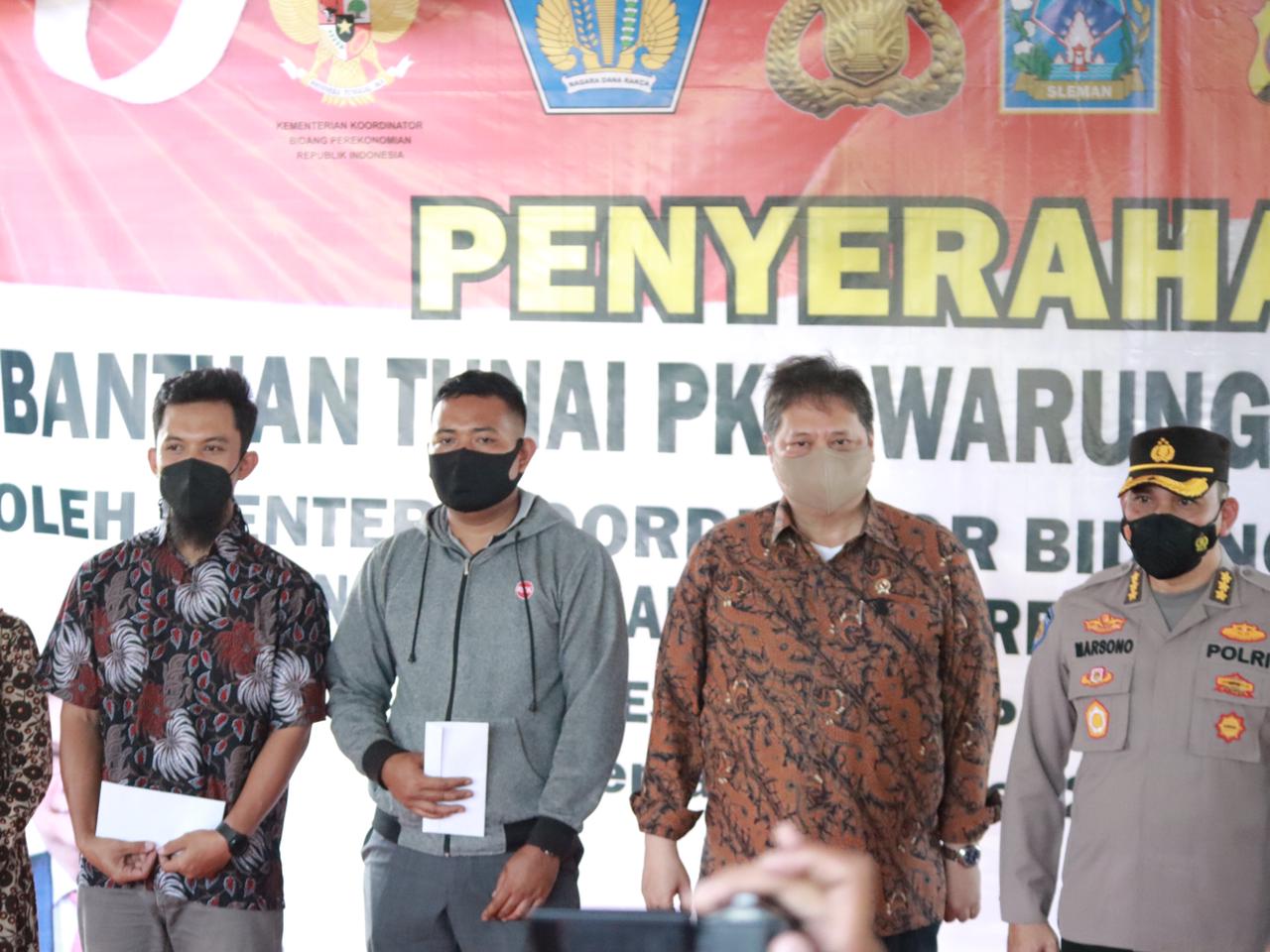 Airlangga Salurkan BT-PKLWN di Yogyakarta Apresiasi Polri Penyaluran Tepat Sasaran