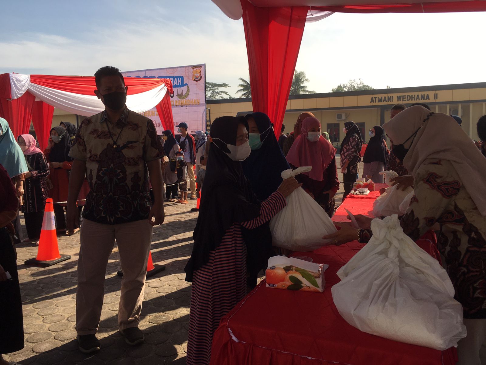 Pasar Murah, Rp. 30 Ribu Dapat Gula, Beras dan Minyak Goreng