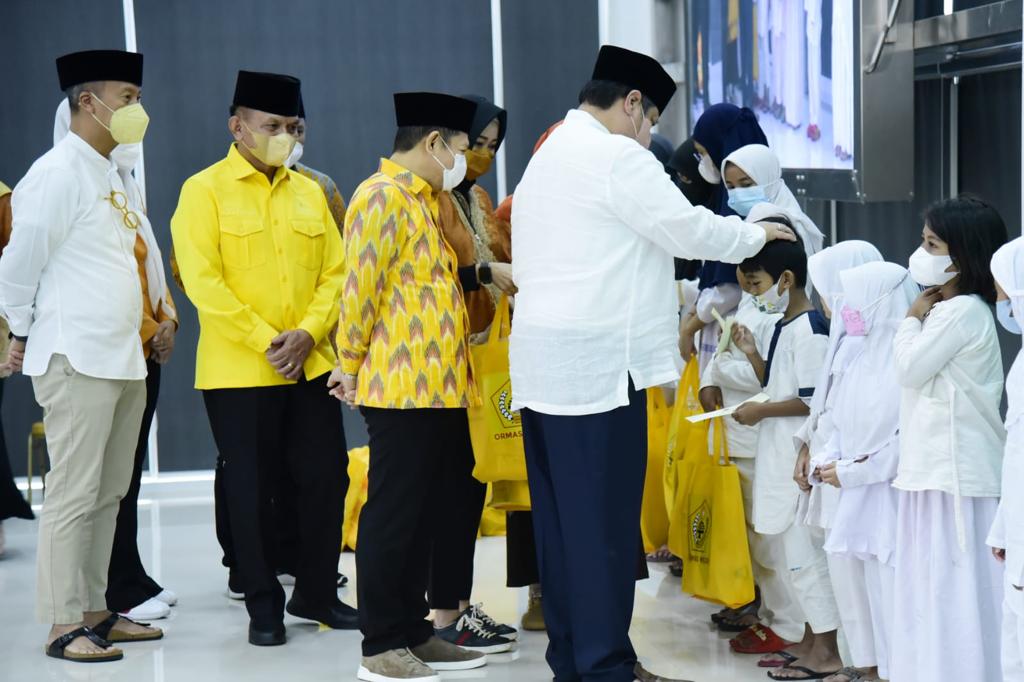 Santuni Anak Yatim, Airlangga Didoakan Jadi Presiden 2024